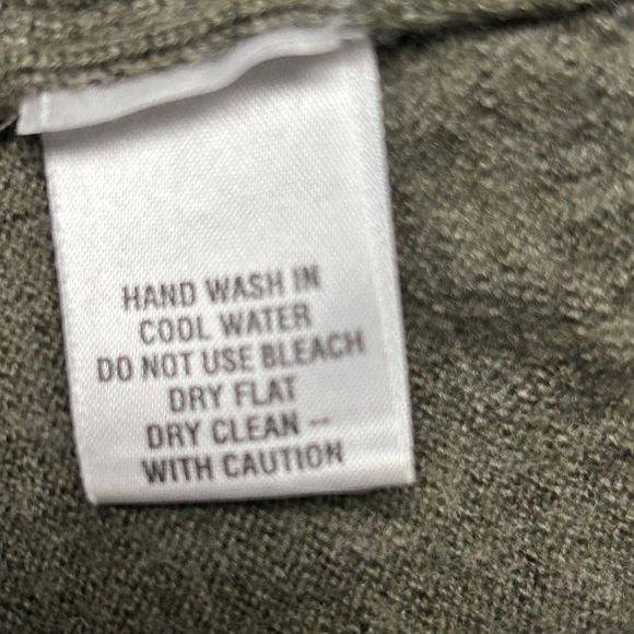 Mantles 100% Murino wool olive green khaki sweater woman’s size L - Picture 8 of 9